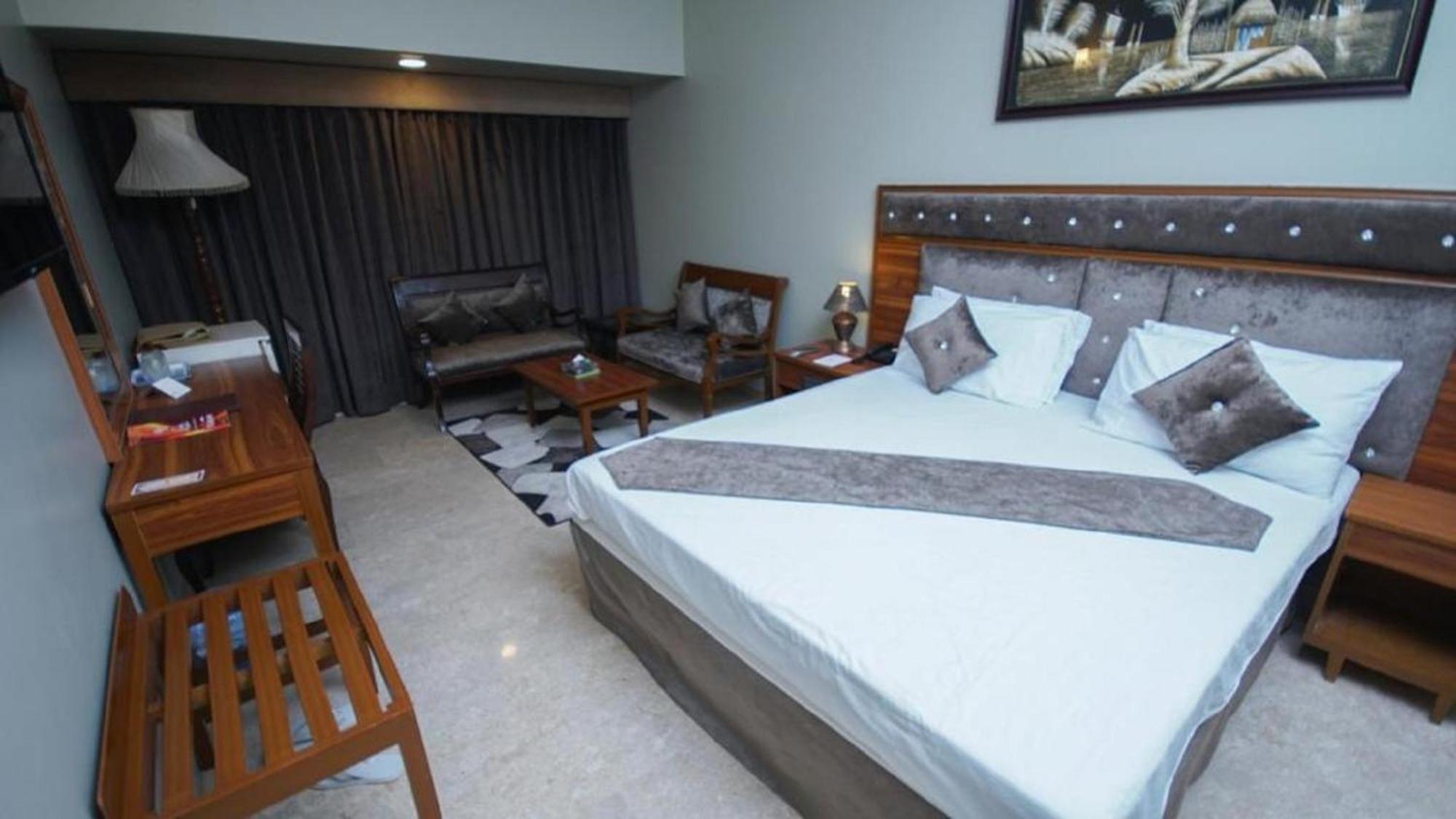 Faran Hotel Karachi Exterior photo
