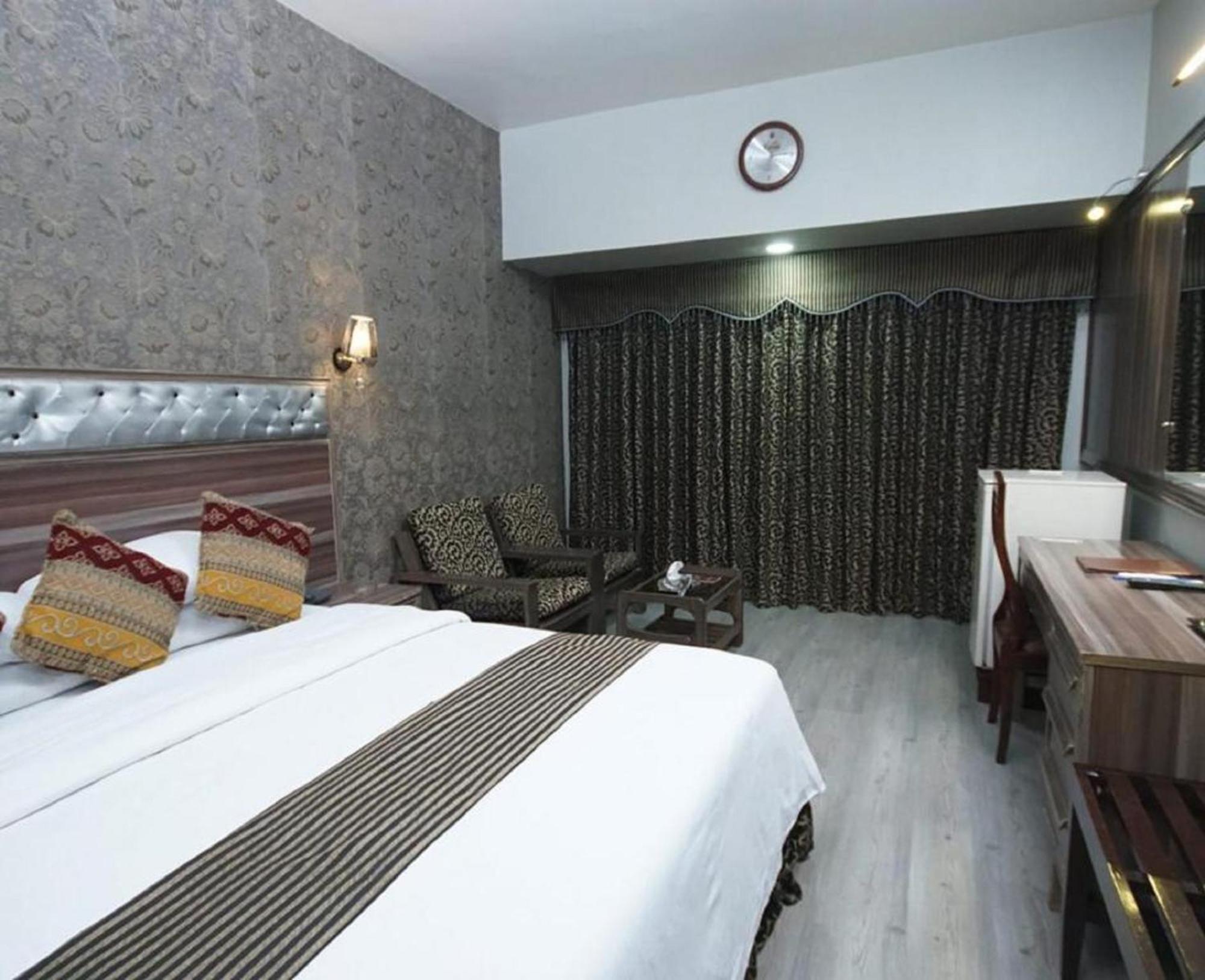 Faran Hotel Karachi Exterior photo